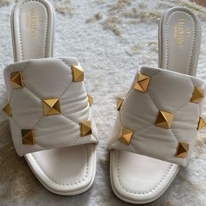 **SOLD** Valentino Garavani Rockstud Quilted Sandals (Size 41, US 11)